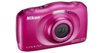 La Nikon Coolpix W100 è rosa e resiste a tutto