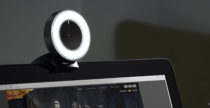 La webcam con ring light integrata la firma Razer
